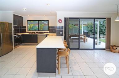 House For Lease - NSW - East Albury - 2640 - WELL APPOINTED THREE BEDROOM HOME IN PRIME LOCATION!  (Image 2)