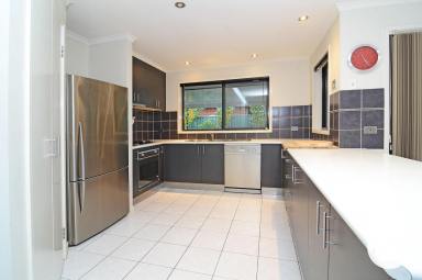 House For Lease - NSW - East Albury - 2640 - WELL APPOINTED THREE BEDROOM HOME IN PRIME LOCATION!  (Image 2)
