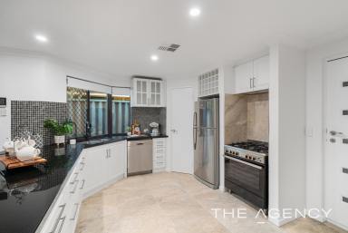 House For Sale - WA - Redcliffe - 6104 - Expansive Family Living in Sought-After Flemington Chase  (Image 2)