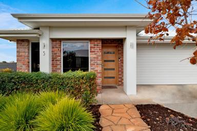 House For Sale - VIC - Mildura - 3500 - Immaculate low maintenance home!  (Image 2)