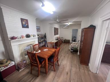 House For Sale - NSW - Quirindi - 2343 - DUAL INCOME INVESTMENT OPPORTUNITY - PRIME LOCATION ON TWO TITLES  (Image 2)
