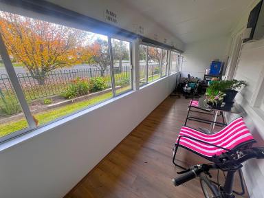 House For Sale - NSW - Quirindi - 2343 - DUAL INCOME INVESTMENT OPPORTUNITY - PRIME LOCATION ON TWO TITLES  (Image 2)