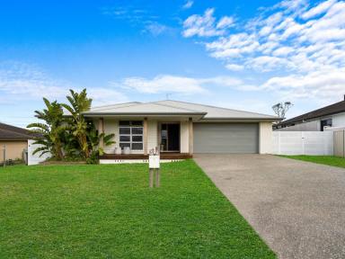 House For Sale - NSW - Wallabi Point - 2430 - STYLISH SEASIDE HOME  (Image 2)