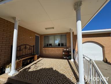 House For Sale - NSW - Inverell - 2360 - Immaculate Brick Home in Prime Albion Hill Location  (Image 2)