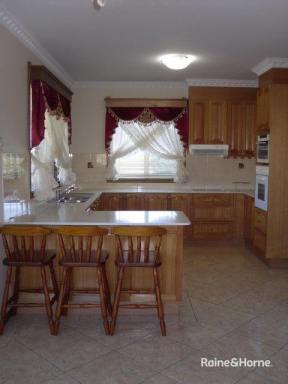 House For Lease - NSW - Bargo - 2574 - Large Family Home On Acreage  (Image 2)