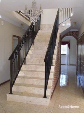 House For Lease - NSW - Bargo - 2574 - Large Family Home On Acreage  (Image 2)