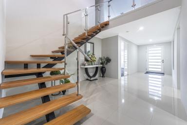 House For Sale - WA - Madora Bay - 6210 - INCREDIBLE FAMILY HOME IN STUNNING LOCATION  (Image 2)