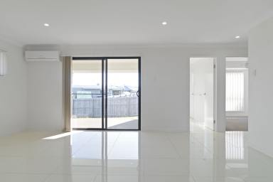 Unit Leased - QLD - Wyreema - 4352 - UNDER APPLICATION: MODERN 2-BEDROOM UNIT IN A SOUGHT AFTER SUBURB  (Image 2)