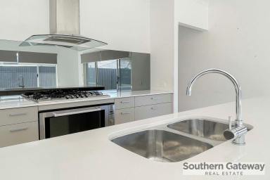 House For Lease - WA - Wellard - 6170 - SPACIOUS FAMILY HOME PACKED WITH FEATURES!!  (Image 2)