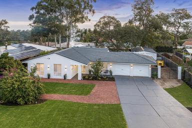 House For Sale - WA - Lesmurdie - 6076 - Stunning With Side Access to Shed  (Image 2)