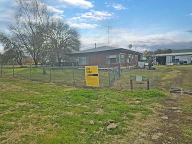 House For Sale - VIC - Benambra - 3900 - HIGH COUNTRY HOME  (Image 2)