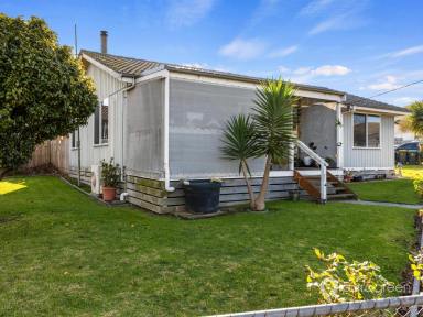 House For Sale - VIC - Toora - 3962 - IDEAL FIRST HOME OR INVESTMENT OPPORTUNITY  (Image 2)