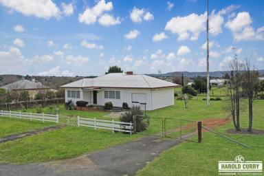 House For Sale - NSW - Tenterfield - 2372 - Affordable with Appeal.....  (Image 2)