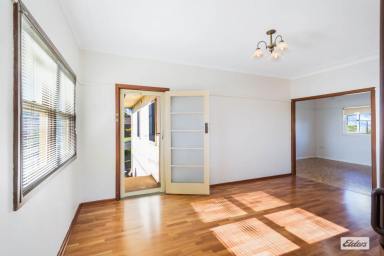 House For Sale - NSW - Bega - 2550 - Neat & Sunny Charmer  (Image 2)