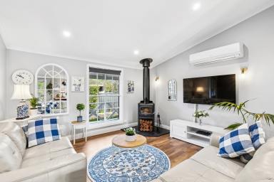 House For Sale - SA - Mount Barker - 5251 - Home has never felt better  (Image 2)