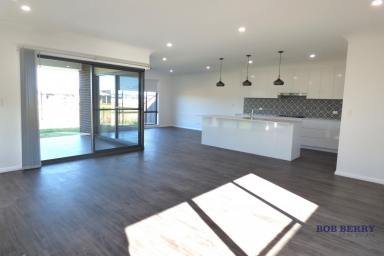 House For Lease - NSW - Dubbo - 2830 - Tucked-Away Modern 3-Bedroom Home in Southlakes Estate  (Image 2)