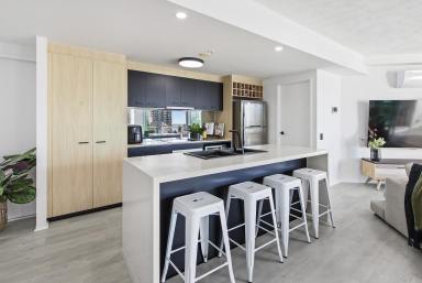Apartment For Sale - QLD - Surfers Paradise - 4217 - LUXURY LIFESTYLE 3 BEDROOM APARTMENT! All Offers Considered  (Image 2)