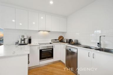 Apartment For Sale - WA - East Perth - 6004 - Top Floor Luxury Living with Breathtaking, Million Dollar Views!  (Image 2)