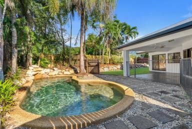 House For Sale - QLD - Edmonton - 4869 - SUPER LARGE FAMILY HOME WITH PEBBLETEX POOL  (Image 2)