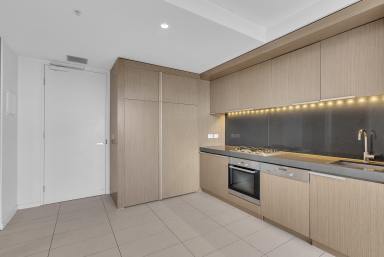 Apartment Leased - VIC - South Melbourne - 3205 - CONTEMPORARY LIVING | VIEWS | LIFESTYLE  (Image 2)