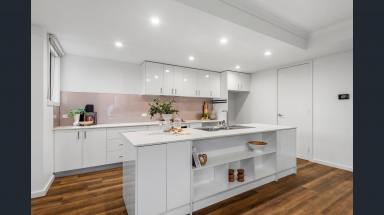 House For Lease - VIC - Parkdale - 3195 - BAYSIDE LUXURY | STYLE AND CONVENIENCE  (Image 2)
