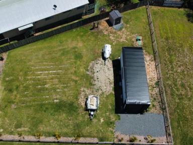 House For Sale - QLD - Macleay Island - 4184 - Charming Tiny Home  (Image 2)