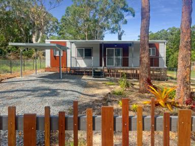 House For Sale - QLD - Macleay Island - 4184 - Stylish, Low-Maintenance Living  - Move-In Ready!  (Image 2)