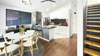 House For Sale - QLD - Macleay Island - 4184 - Spacious 2-Storey Home with Golf Course Views  (Image 2)