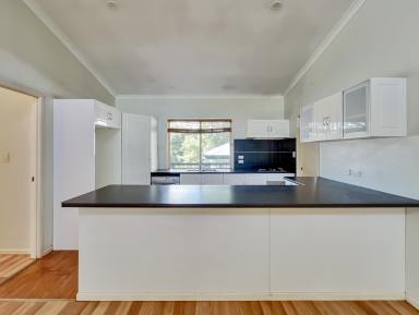 House For Sale - QLD - Macleay Island - 4184 - Spacious Family Home - walk to the shops  (Image 2)