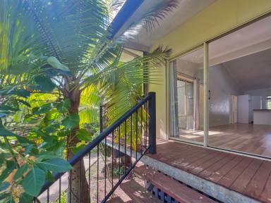 House For Sale - QLD - Macleay Island - 4184 - Spacious Family Home - walk to the shops  (Image 2)