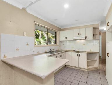 House For Sale - QLD - Macleay Island - 4184 - Brick Home on a 1012m² Block – Walk to Shops & Bus Stop!  (Image 2)