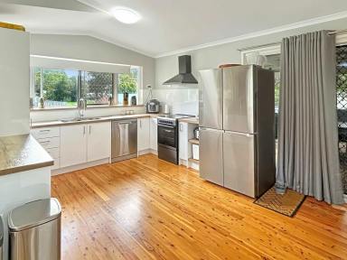 House For Sale - QLD - Macleay Island - 4184 - A Family Retreat with So Much to Offer!  (Image 2)