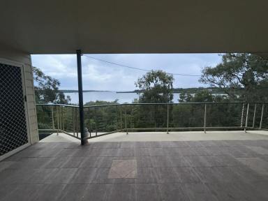 House For Sale - QLD - Macleay Island - 4184 - Waterfront Living  (Image 2)