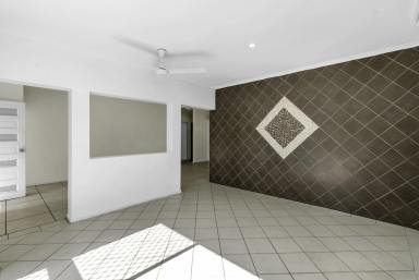 House For Lease - QLD - Edmonton - 4869 - Large 3 Bedroom Home with Ensuite - Extra Office - Huge Block - Fully Fenced  (Image 2)