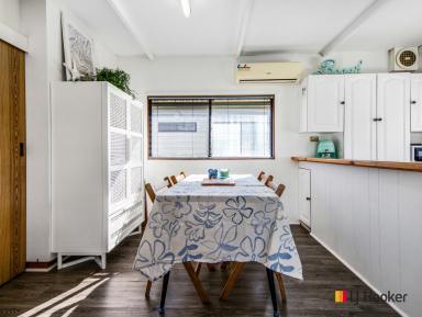 House For Sale - NSW - Batehaven - 2536 - Pet Friendly Holiday Cabin in Beachfront NRMA Holiday Park ! (Image 2)