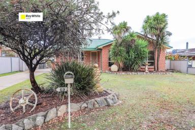 House For Sale - NSW - Tumut - 2720 - Great Family Home  (Image 2)