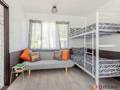 House For Sale - NSW - North Batemans Bay - 2536 - HOLIDAY THIS SUMMER -  Holiday Cabin - Fully Furnished & Pet-Friendly !  (Image 2)