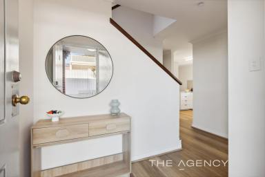 Townhouse For Sale - WA - Joondanna - 6060 - Modern Living with a Massive Backyard!  (Image 2)