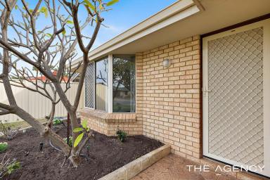 House For Sale - WA - Warnbro - 6169 - YOUR COASTAL HOME AWAITS  (Image 2)