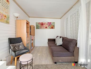 House For Sale - NSW - North Batemans Bay - 2536 - Affordable, Pet Friendly.....Treat Yourself ! (Sleeps 4)  (Image 2)