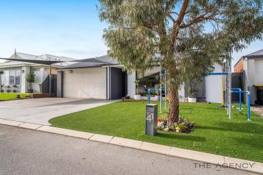 House For Sale - WA - Wandi - 6167 - Smart, Stylish & Surprisingly Spacious  (Image 2)