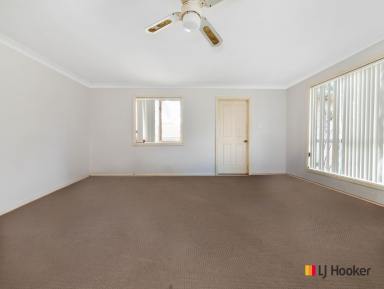 House For Sale - NSW - Surfside - 2536 - Spacious Family Home with Dual Living Areas and Room for All the Toys !  (Image 2)
