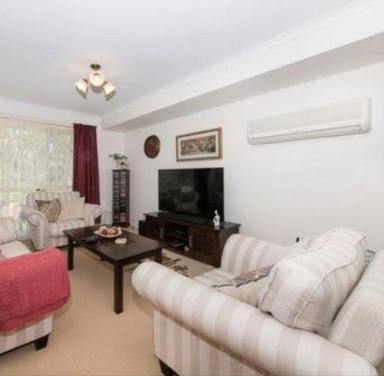 House For Lease - QLD - Forest Lake - 4078 - $650/wk 3 Bedroom 2 Bathroom Home Forest Lake  (Image 2)