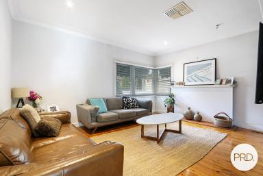 House For Sale - NSW - East Albury - 2640 - EAST ALBURY CHARM  (Image 2)