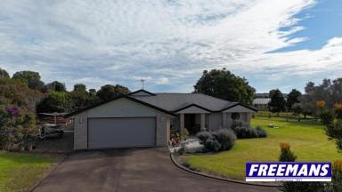 House For Sale - QLD - Kingaroy - 4610 - 5,239m2 allotment & very private residence  (Image 2)