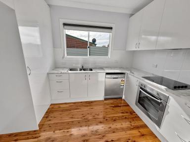 House For Lease - NSW - Narrandera - 2700 - BEAUTIFULLY RENOVATED COTTAGE  (Image 2)