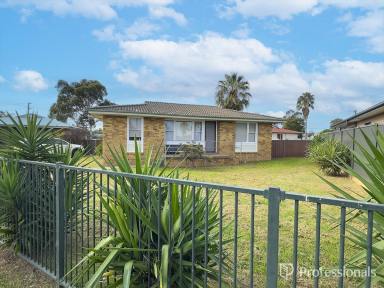 House For Sale - NSW - West Tamworth - 2340 - 3 Bedroom For Sale - Attention Investors  (Image 2)