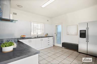 House For Lease - NSW - Port Kembla - 2505 - HIGHLY SORT AFTER BEACH SIDE HOME IN ELEVATED POSITION.  (Image 2)