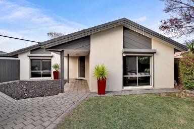 House For Sale - VIC - Mildura - 3500 - Stylish Family Living in a Sought-After Court  (Image 2)