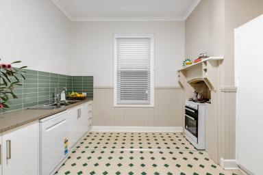 House For Sale - VIC - Mildura - 3500 - Iconic CBD Classic with Contemporary Comforts  (Image 2)